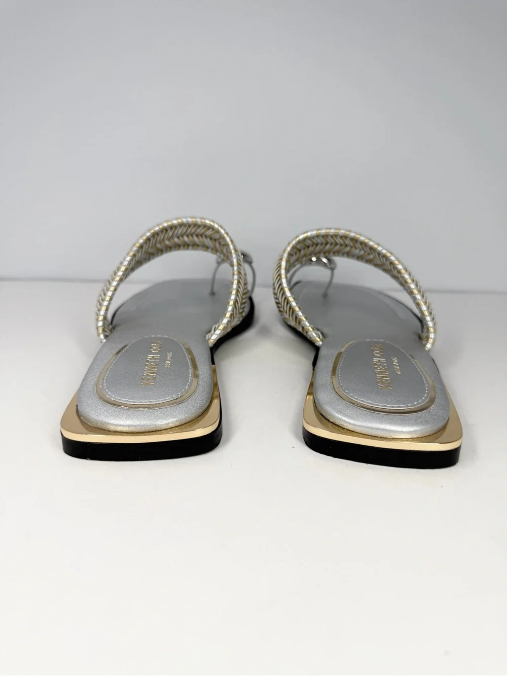 Kenneth Cole New York Women's Andarna Flat Sandals Silver Gold Size 9M